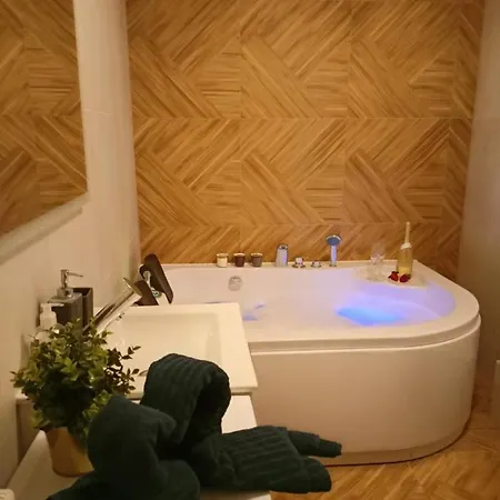 Z Sauna I Jacuzzi Radom