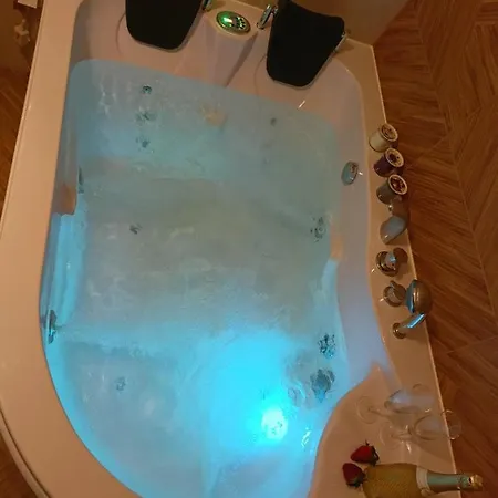 Z Sauna I Jacuzzi Radom